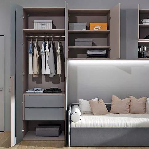 Современный шкаф с полками в детскую - детальное фото № 1